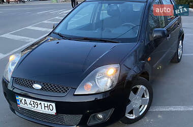 Хэтчбек Ford Fiesta 2007 в Звягеле