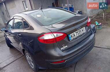 Седан Ford Fiesta 2014 в 