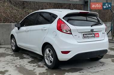 Хэтчбек Ford Fiesta 2019 в 