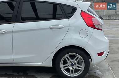 Хэтчбек Ford Fiesta 2019 в 