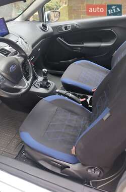 Хэтчбек Ford Fiesta 2017 в 