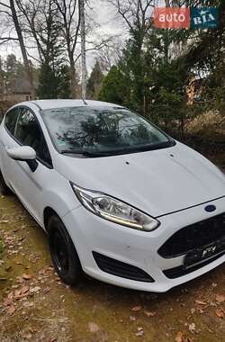 Хэтчбек Ford Fiesta 2017 в 