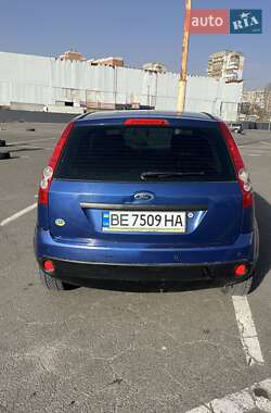 Хэтчбек Ford Fiesta 2006 в 