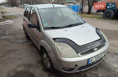 Хэтчбек Ford Fiesta 2002 в 