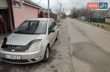 Хэтчбек Ford Fiesta 2002 в 