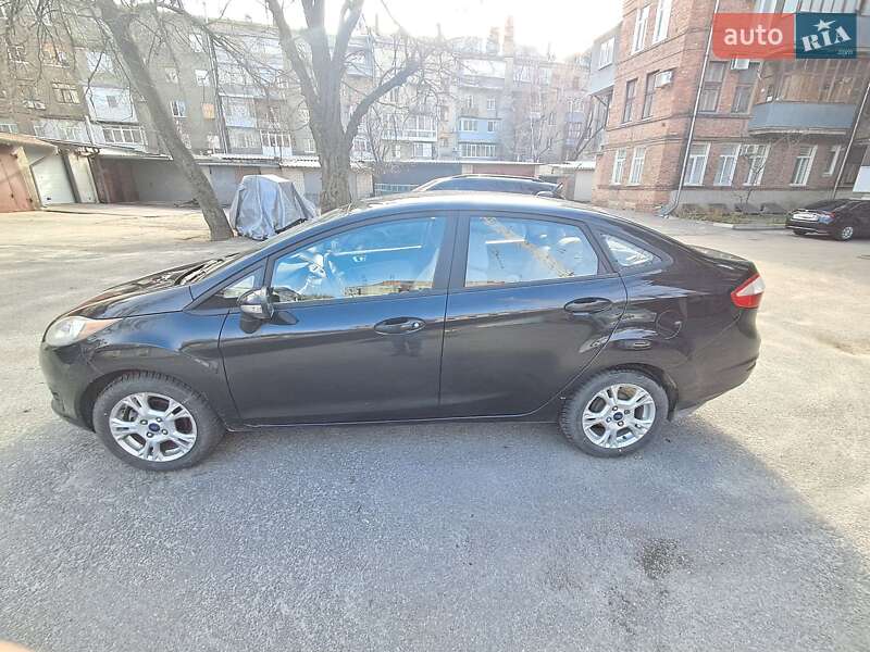 Седан Ford Fiesta 2014 в 