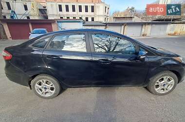 Седан Ford Fiesta 2014 в 