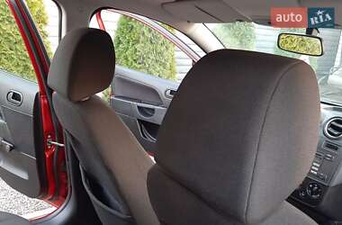 Хэтчбек Ford Fiesta 2007 в 