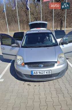 Хэтчбек Ford Fiesta 2007 в 