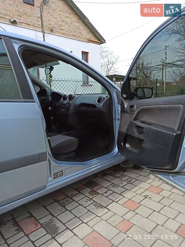 Хетчбек Ford Fiesta 2006 в Рівному