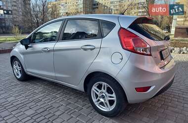 Хэтчбек Ford Fiesta 2018 в 