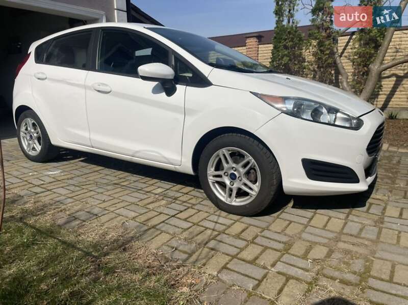 Хэтчбек Ford Fiesta 2017 в Киеве