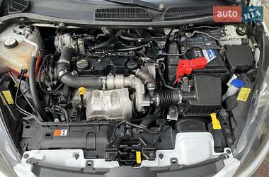 Хэтчбек Ford Fiesta 2011 в 
