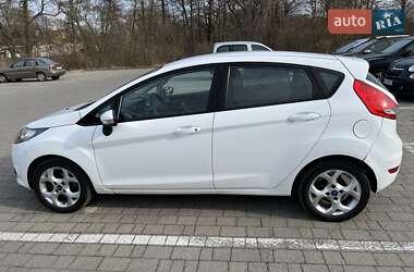 Хэтчбек Ford Fiesta 2011 в 
