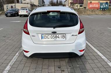 Хэтчбек Ford Fiesta 2011 в 
