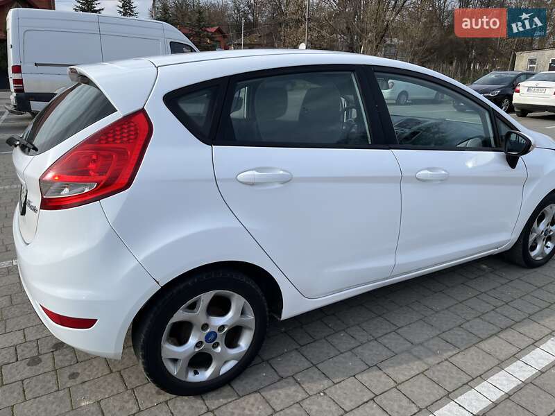 Хетчбек Ford Fiesta 2011 в Львові