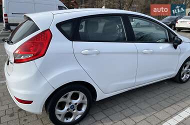Хэтчбек Ford Fiesta 2011 в 