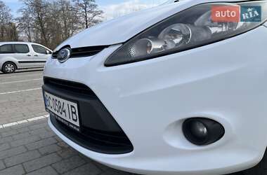 Хэтчбек Ford Fiesta 2011 в 