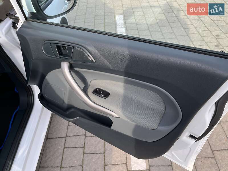 Хетчбек Ford Fiesta 2011 в Львові