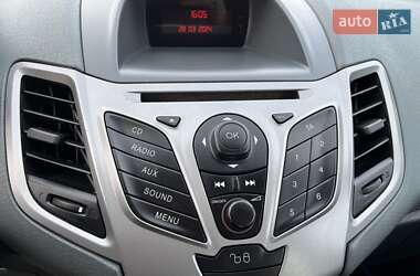 Хэтчбек Ford Fiesta 2011 в 