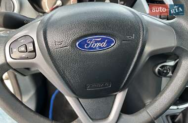 Хэтчбек Ford Fiesta 2011 в 