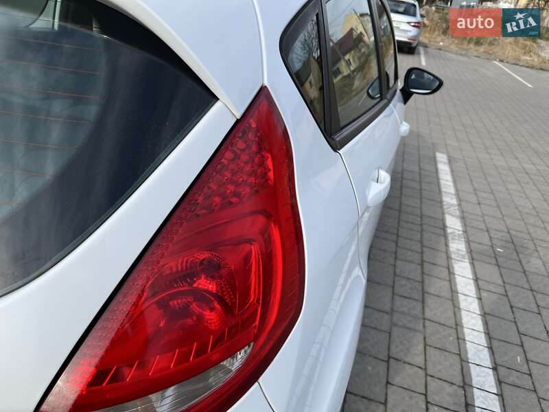 Хетчбек Ford Fiesta 2011 в Львові