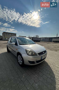 Хэтчбек Ford Fiesta 2006 в 