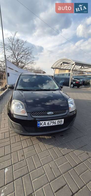 Хэтчбек Ford Fiesta 2008 в Киеве