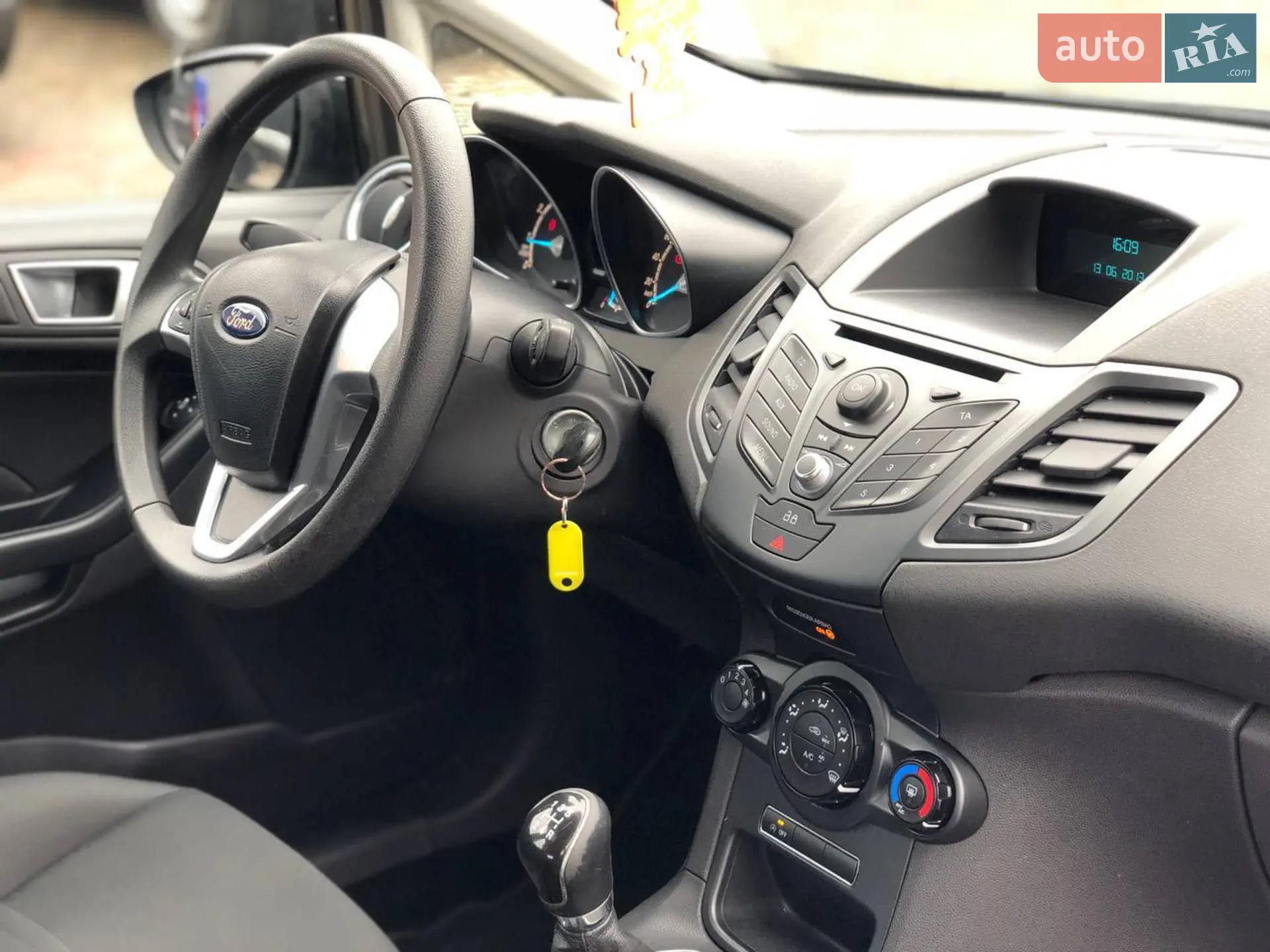 2013 Ford Fiesta - мініатюра 9