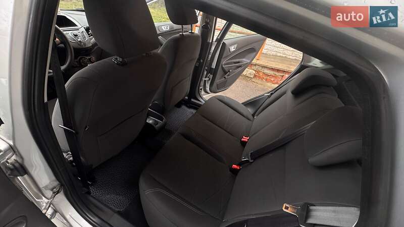Хэтчбек Ford Fiesta 2013 в Гоще
