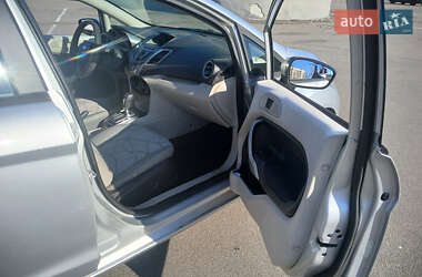 Седан Ford Fiesta 2012 в 