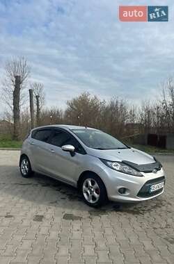 Хэтчбек Ford Fiesta 2010 в 