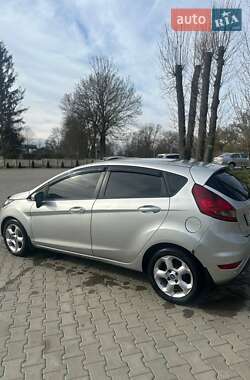 Хэтчбек Ford Fiesta 2010 в 