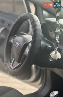 Хэтчбек Ford Fiesta 2010 в 