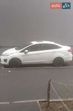 Седан Ford Fiesta 2011 в 