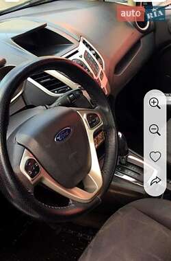 Седан Ford Fiesta 2011 в 