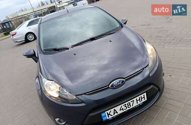 Хэтчбек Ford Fiesta 2011 в 