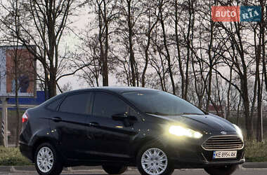 Седан Ford Fiesta 2014 в 