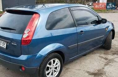 Хэтчбек Ford Fiesta 2006 в 