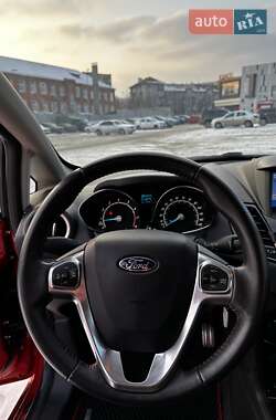 Хэтчбек Ford Fiesta 2019 в 