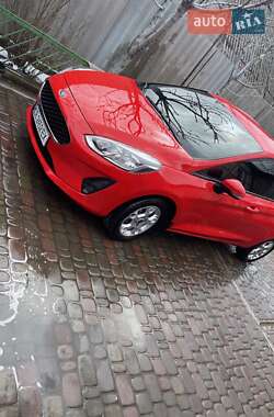 Хэтчбек Ford Fiesta 2018 в 