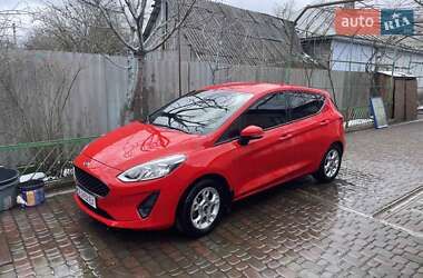 Хэтчбек Ford Fiesta 2018 в 