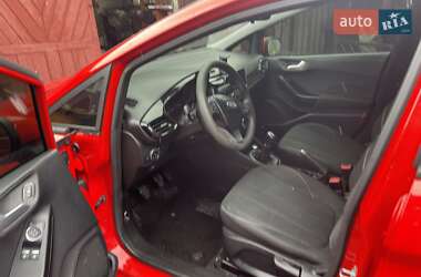 Хэтчбек Ford Fiesta 2018 в 