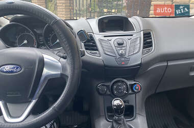 Хэтчбек Ford Fiesta 2014 в 