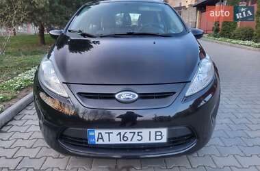 Хэтчбек Ford Fiesta 2013 в 