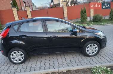 Хэтчбек Ford Fiesta 2013 в 