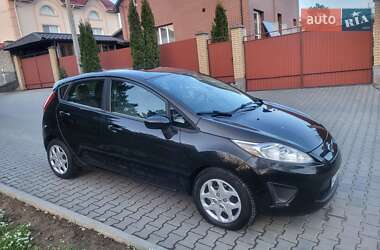 Хэтчбек Ford Fiesta 2013 в 