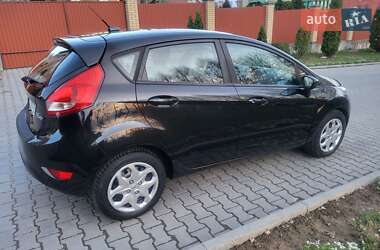 Хэтчбек Ford Fiesta 2013 в 
