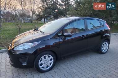 Хэтчбек Ford Fiesta 2013 в 