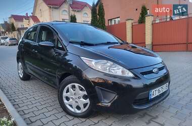 Хэтчбек Ford Fiesta 2013 в 